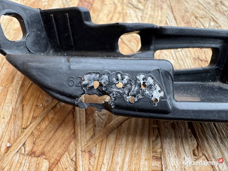 Ślizg mocowanie stelaż zderzaka przód prawy rh Sieraków