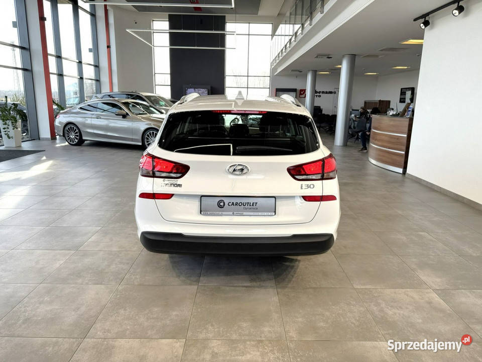 Hyundai i30 VAT 23 Wagon Classic 15DPI 110 M6 światła przeciwmgielne Myślenice