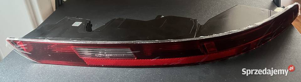 Audi Q3 8U prawa lampa tylna LED 8U0945096D osobowe Ślesin