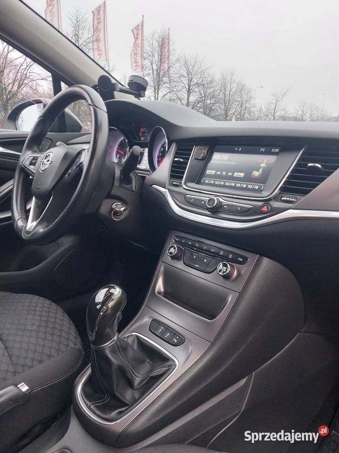 Opel Astra K 201716 CDTIidealny stanzadbanesalon Warszawa