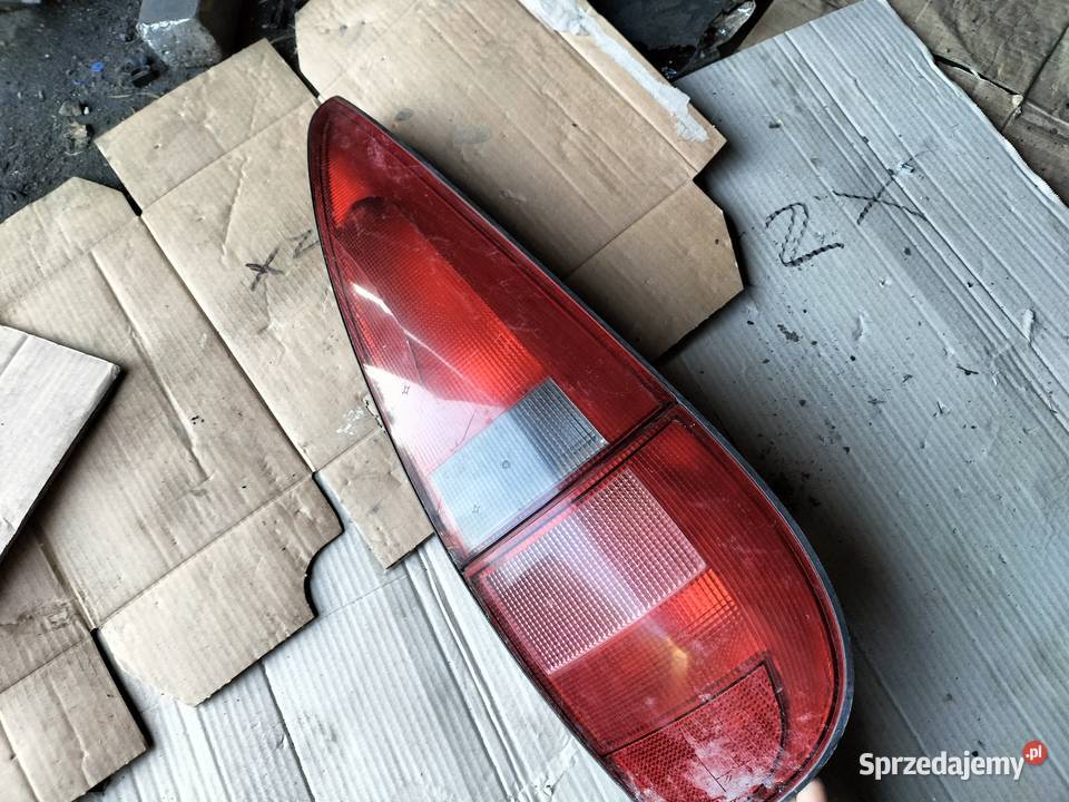 LAMPA TYŁ TYLNA PRAWA WKŁAD LAMPY LAGUNA 1 KOMBI sprzedam