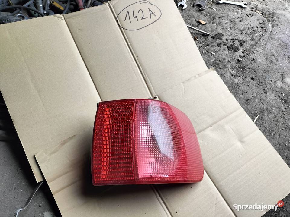 AUDI A6C4 A6 C4 SEDAN LAMPA TYŁ TYLNA PRAWA Kamień-Kolonia
