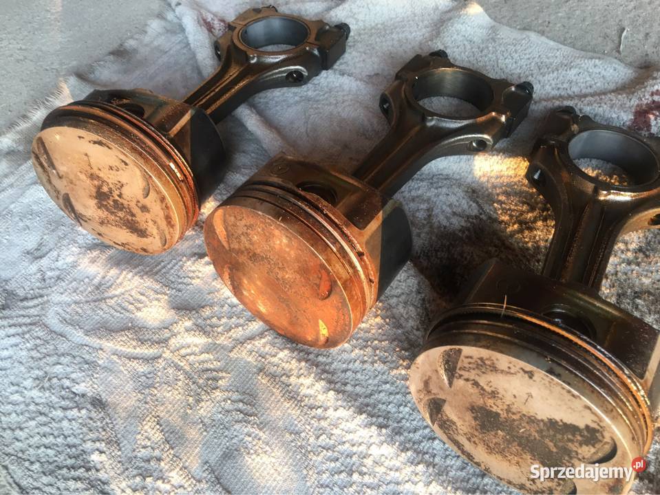 Tłoki i pompa olejowa do Mercedesa C280 W202 Rok produkcji 1998 podlaskie Raczki sprzedam