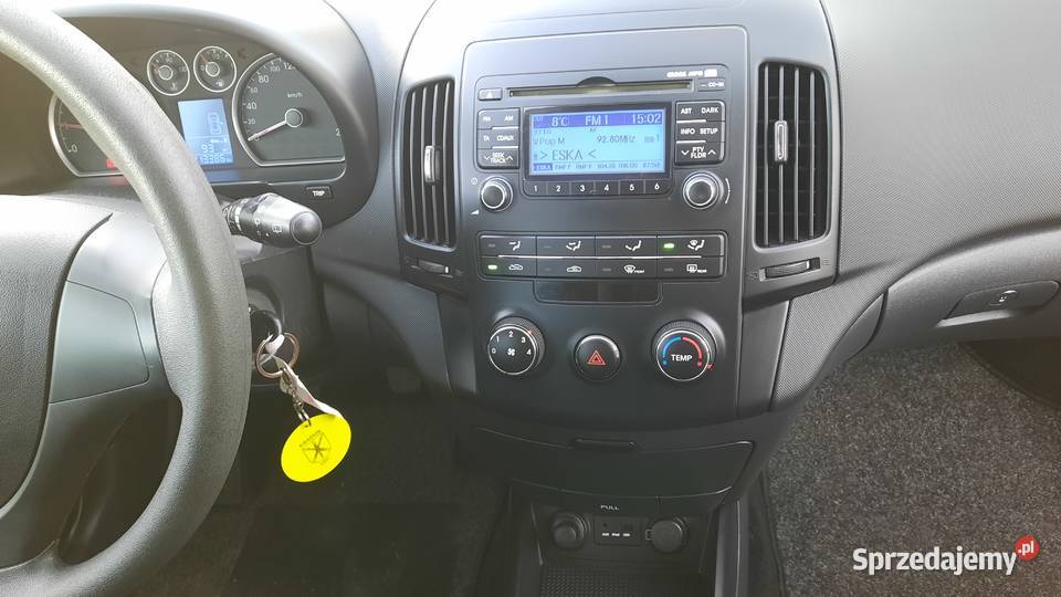 Hyundai i 30 Lift 14 16V Benzyna Mały przebieg gniazdo AUX sprzedam
