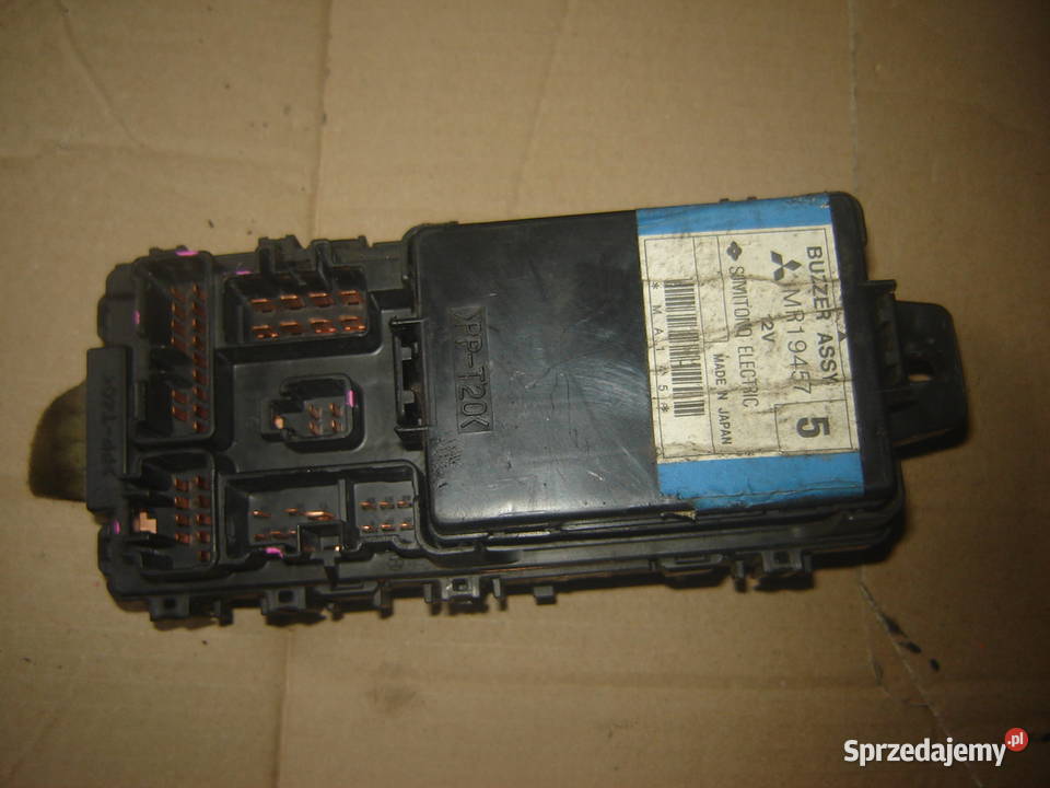 Colt V 13 12V 98r skrzynka bezpieczników MR19457 Części Strzelce Krajeńskie