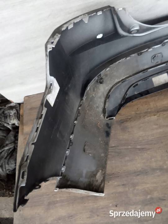 VOLVO XC90 II ZDERZAK TYLNY Z PRAWYM ODBLASKIEM