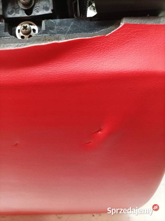 SCHOWEK PRAWY PASAŻERA DESKI CZERWONY 80600005 świętokrzyskie