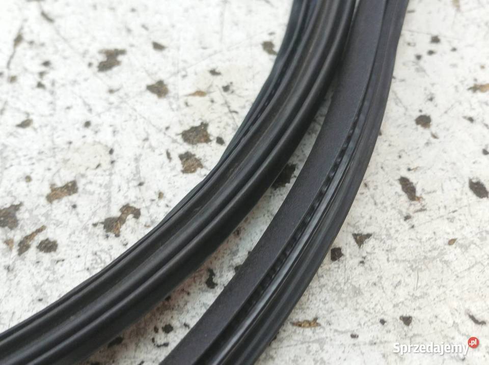 USZCZELKA DRZWI LEWYCH KAROSERYJNA Volvo C30 I