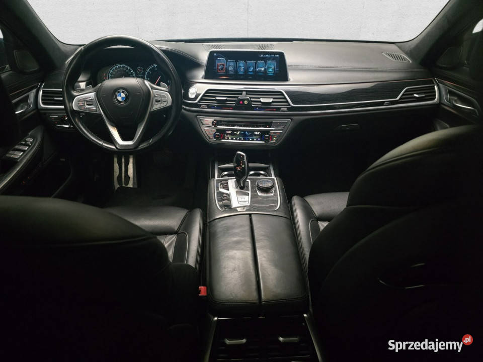 BMW 750 G12 2015