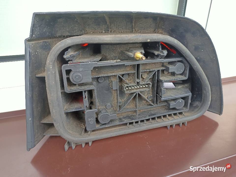 Renault Clio 1 I lampa tył tylna prawa wkład łódzkie