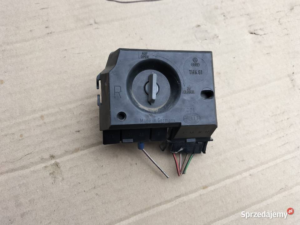 AUDI 80 B4 80B4 PRAWA OPRAWKA ŻARÓWEK ŻARÓWKI Kamień-Kolonia
