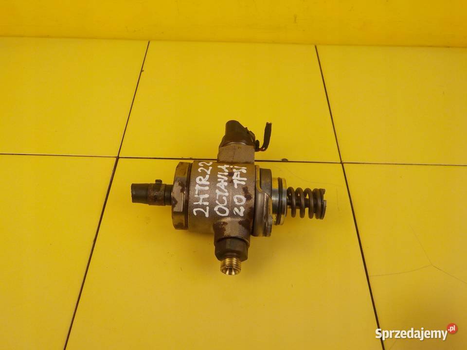 OCTAVIA LEON A3 20 TFSI 13r 200 CCZ pompa Suków