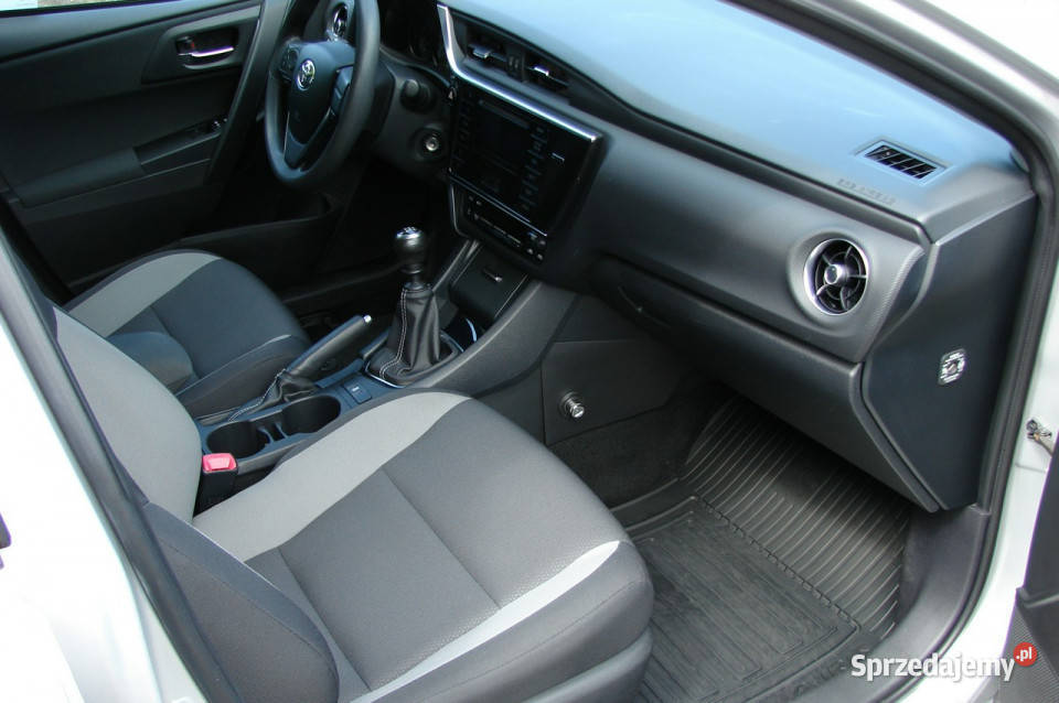 Toyota Auris 14 E 100 Klimatronik Salon II 2012 wielkopolskie