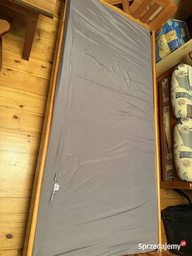 Łóżko drewniane z materacem 90x200 90cm