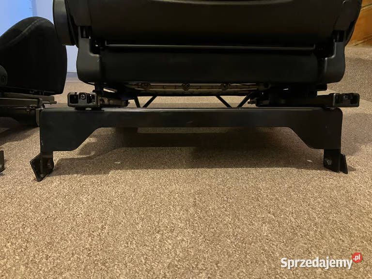 Fotele kubełkowe Recaro evo