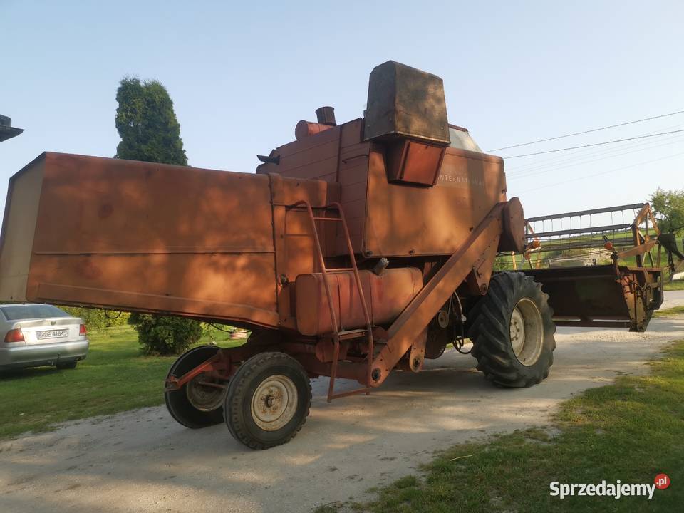 Kombajn International 871 Korytnica