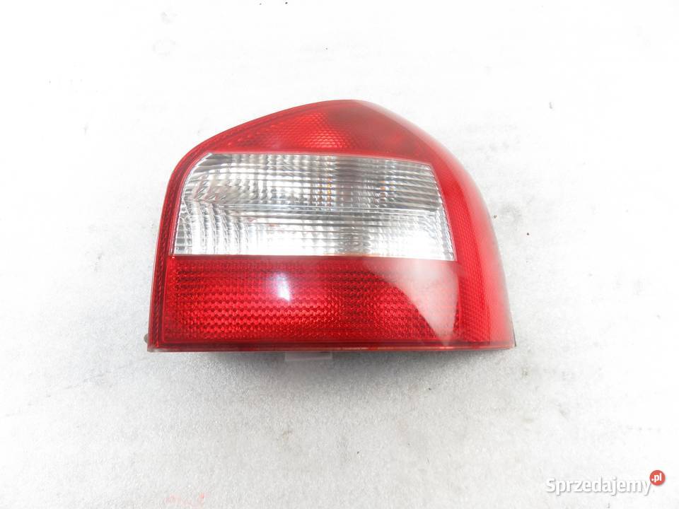 LAMPA PRAWA TYLNA AUDI A3 8L1