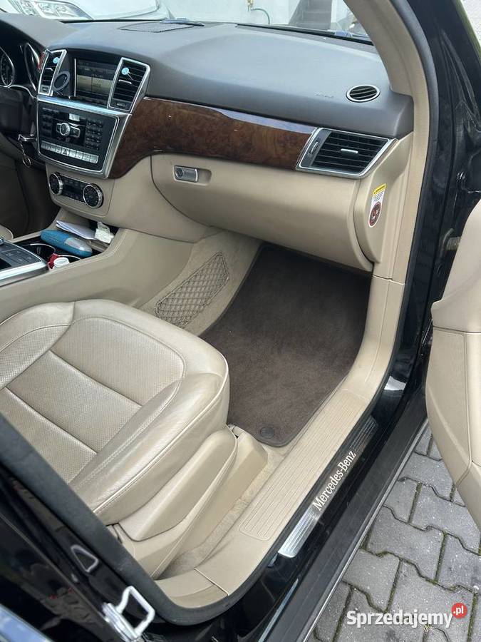 Sprzedam mercedesa ML z małym przebiegiem salon Skarżysko-Kamienna