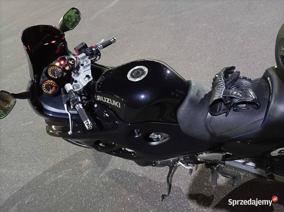 suzuki gsxf600 gsxf750 wszystkie częśći gaźnik dolnośląskie Moszyce sprzedam