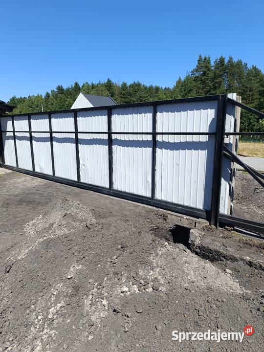 Brama wjazdowa metalowa odsuwana 85 metra Ogrodzenia i bramy Skarżysko-Kamienna usługi budowlane