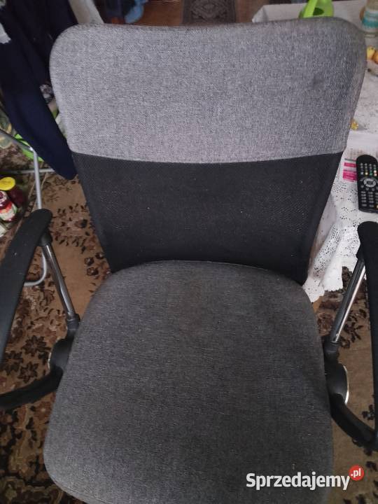 Wygodne używane krzesło biurowe na kółkach wielkopolskie