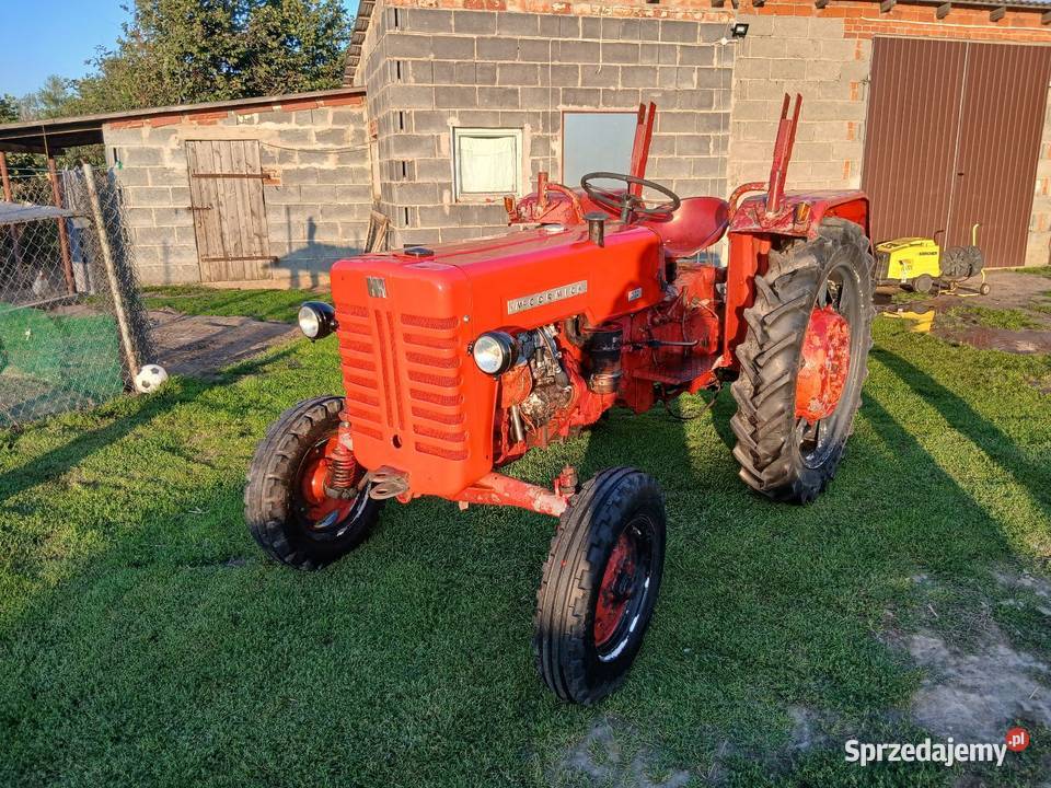Ciagnik McCormick Farmall D324 sprawny 1960r Głowno