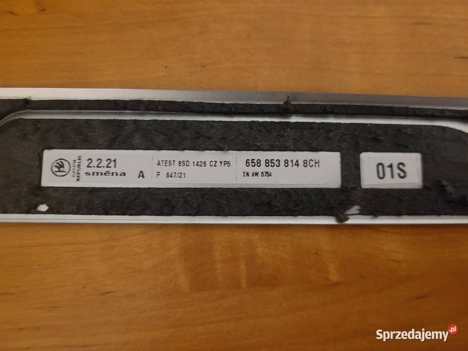 Listwa progowa prawa Skoda Kamiq Miejska Górka