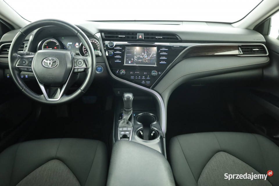 Toyota Camry 25 Hybrid srebrny Piaseczno
