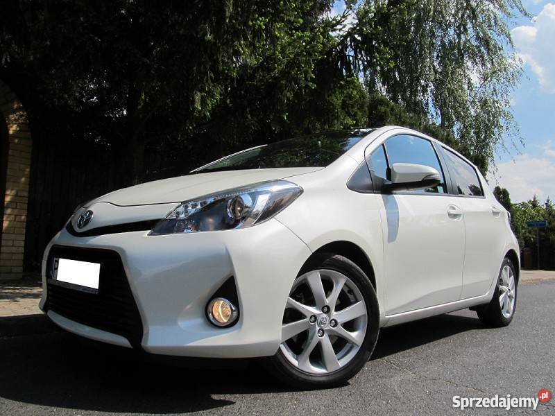 Sprzedam nieuszkodzony Toyota Yaris III 2014 welurowa tapicerka wielkopolskie Leszno sprzedam