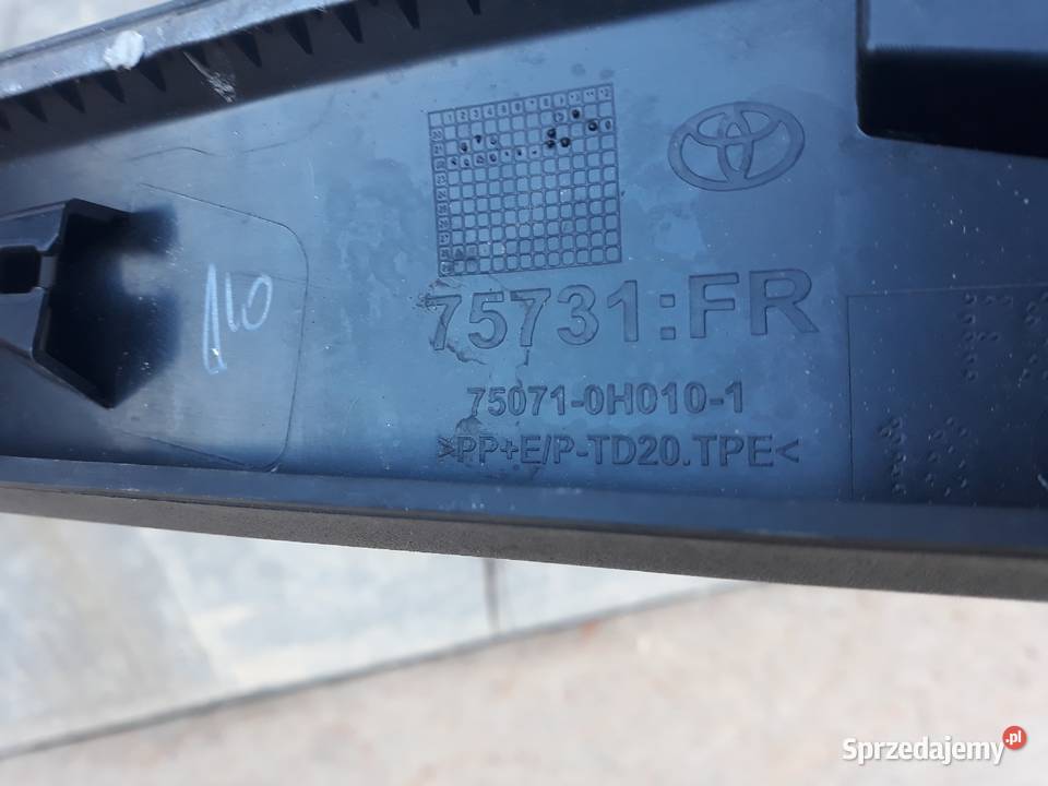 TOYOTA AYGO X LISTWA DRZWI PRAWA PRZÓD PRAWYCH Międzychód