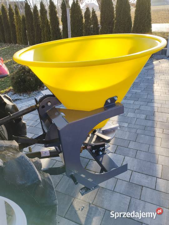 Rozsiewacz do nawozu do ciągnika na wom siewka Waki