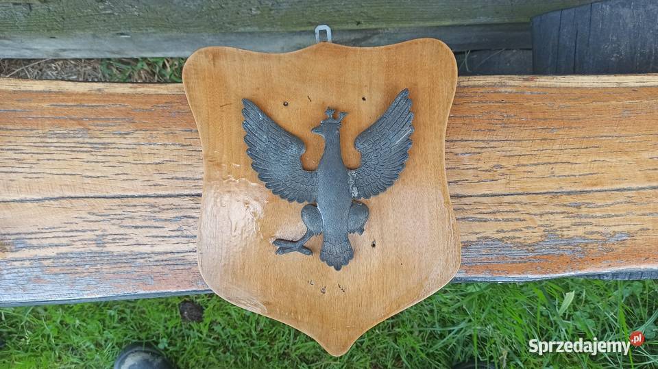 Stary cynowy odlew orła polskiego na drewnianym