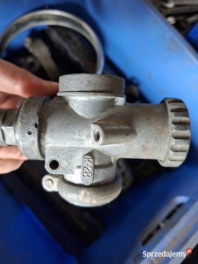 Części pozostałości ruskich motorach Pozostałe Motoryzacja Baranowo