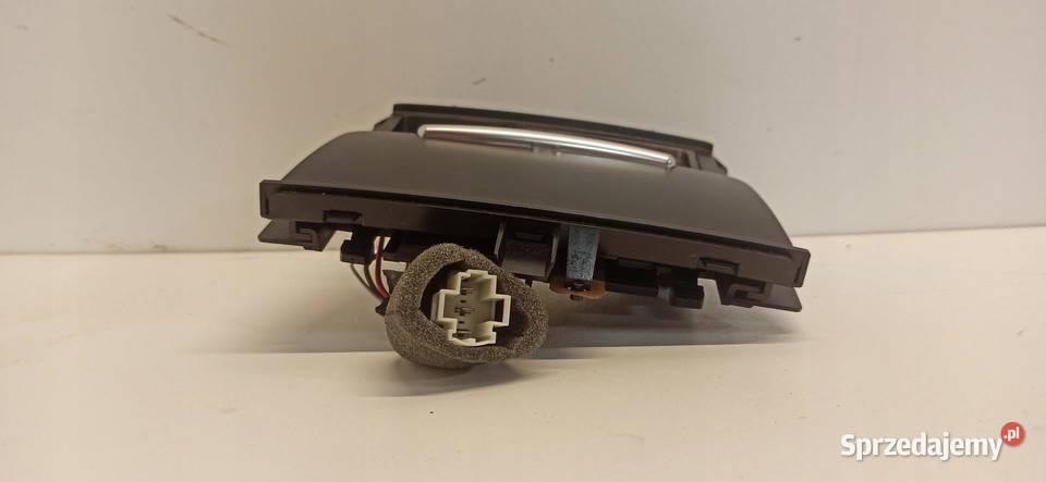 AUDI Q5 SCHOWEK POPIELNICZKA 8K0857951C sprzedam
