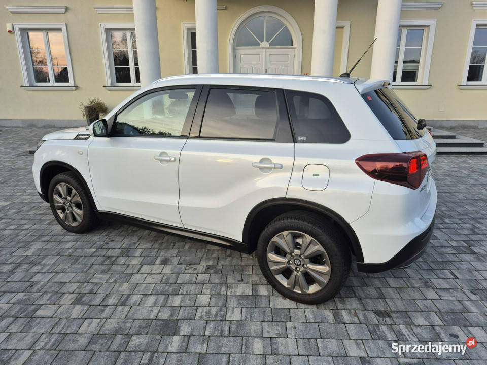 Suzuki Vitara 14 benzyna kamera navi 10945 FULL biały
