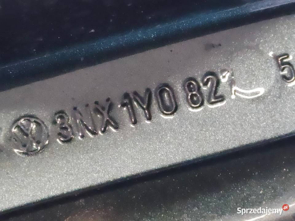 Klapa Bagażnika Beetle 9805 Cabrio 3NX1Y0827 osobowe Pleszew sprzedam