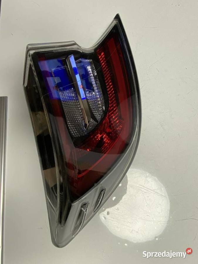 Toyota Corolla E21 HB lampa lewy tył tylna lewa Kozubszczyzna