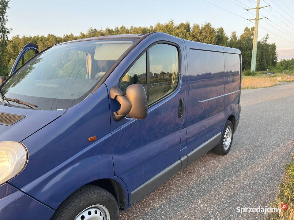 Opel Vivaro I 2009 20 CDTI 90 niski przebieg Napęd przednia oś łódzkie Sieradz