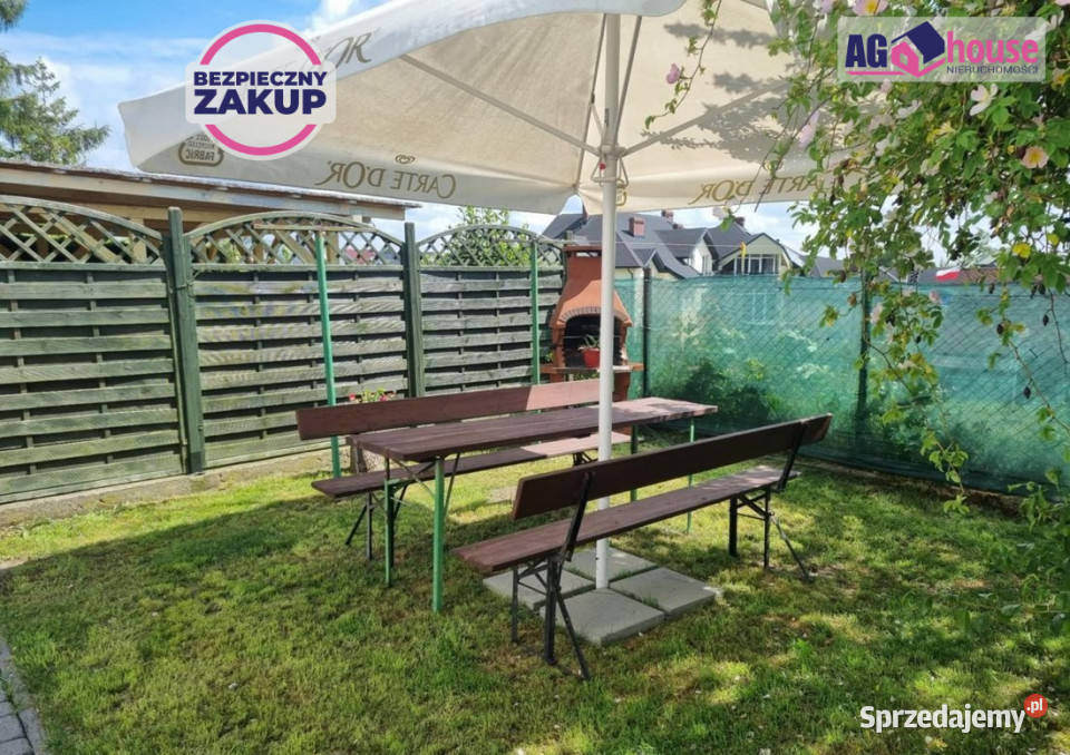 sprzedaży domu wolnostojącego Jastrzębia Góra asfalt