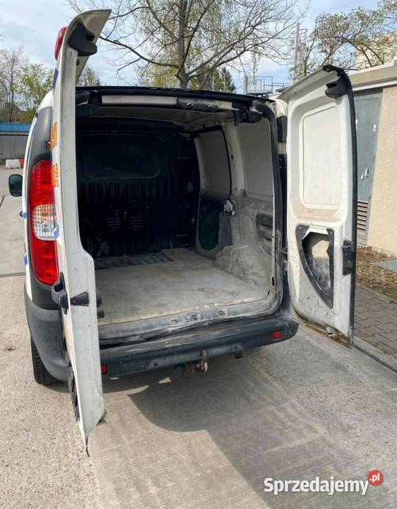 Fiat Doblo delikatnie uszkodzone wielkopolskie Kopanica