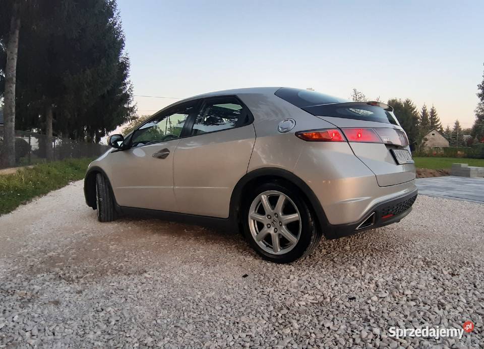 Honda Civic 18 iVTEC Executive panorama Niedomice