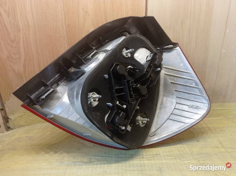 BMW 1 E87 LAMPA LEWA TYŁ TYLNA 6924501 osobowe Międzychód