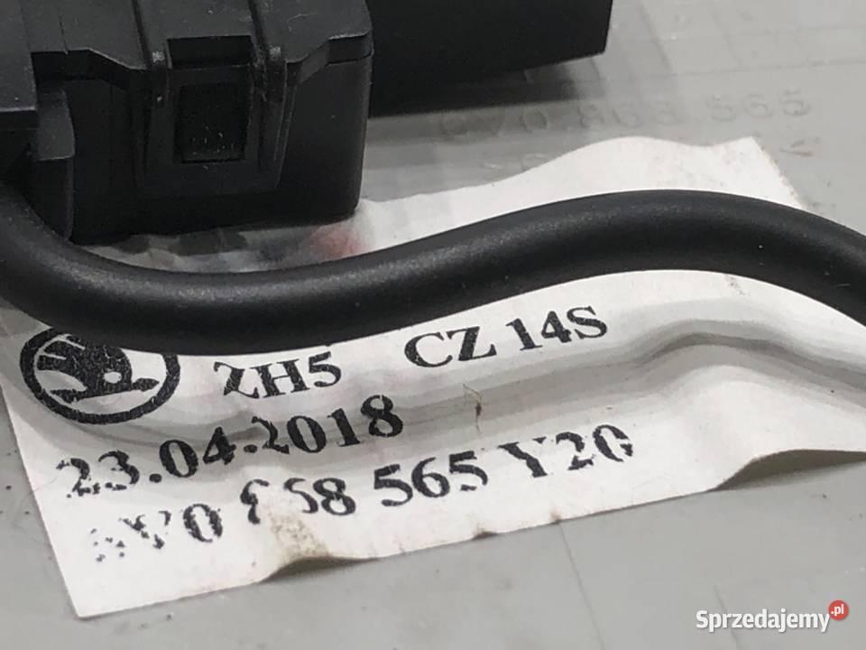 SCHOWEK NA OKULARY SKODA RAPID 5V0868565 16 115 osobowe sprzedam