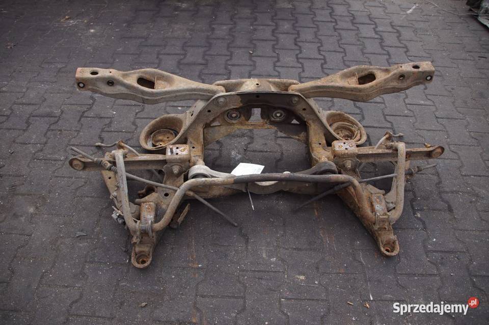 BELKA SANKI TYŁ MITSUBISHI PAJERO 4 Lipno