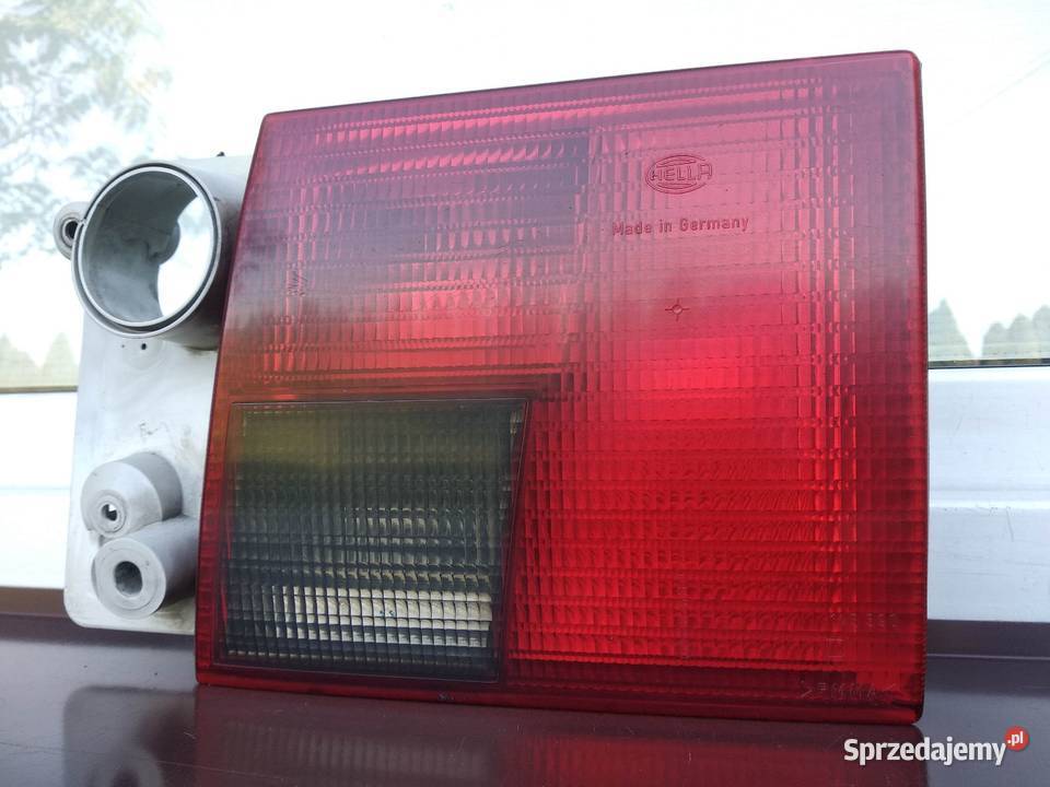 Audi A6 C4 lampa tył tylna prawa w klapę Sieradz