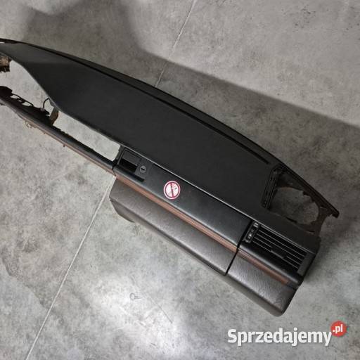 Mercedes 124 w124 deska czarna brąz nie popekana osobowe Koszalin