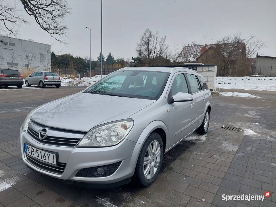 Opel Astra kombi 16 benzyna Cosmo hak SCT manualna