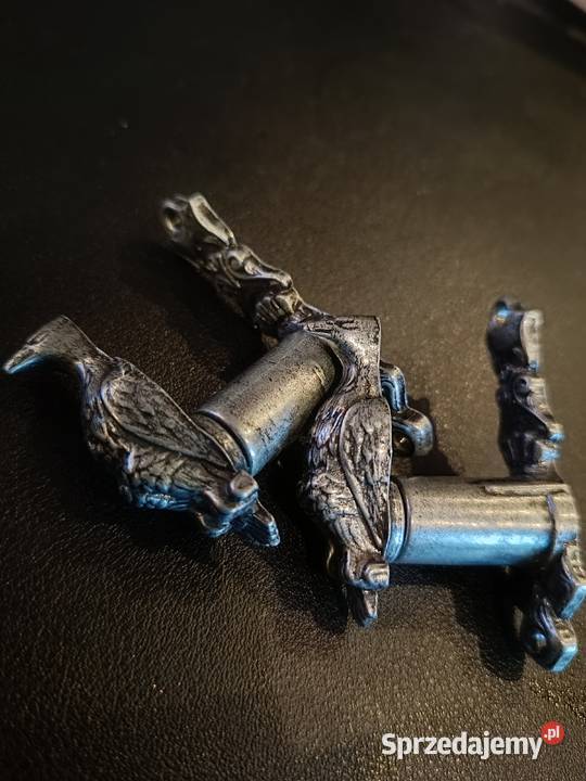 Wieszaki uchwyty do broni dwie sztuki Lipno