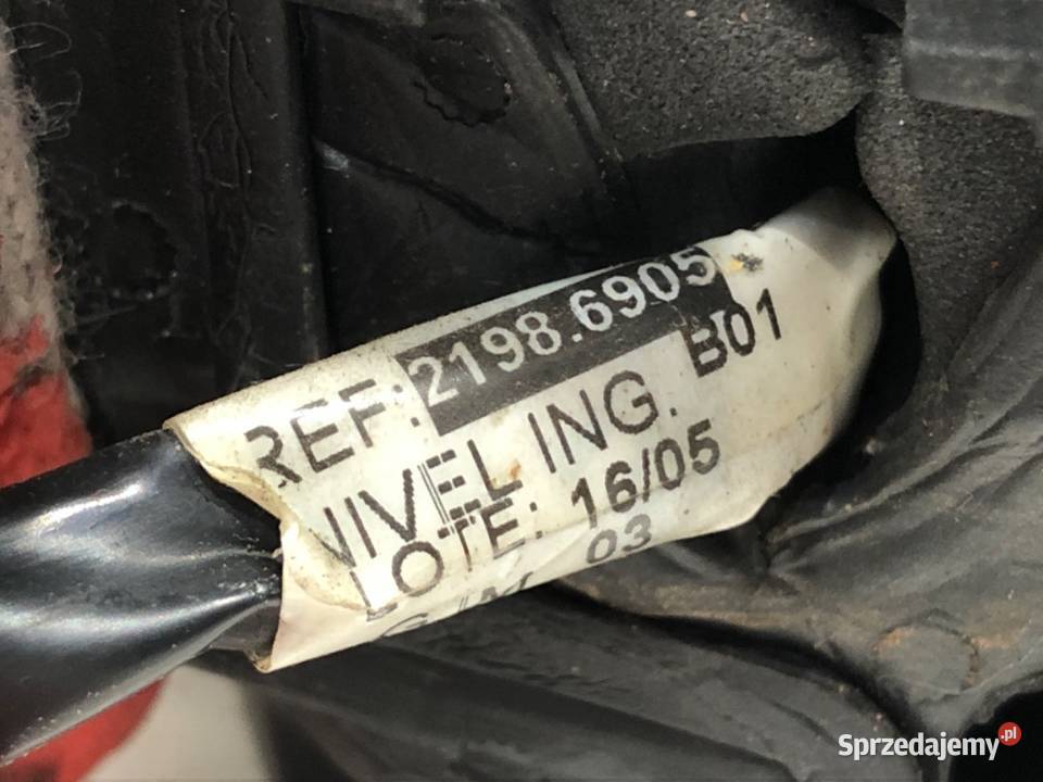 LUSTERKO LEWY FORD FOCUS II Kombi 0412