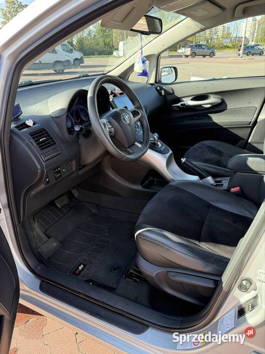 Toyota Auris Hybrid Automat 187 Duży Ekran Warszawa